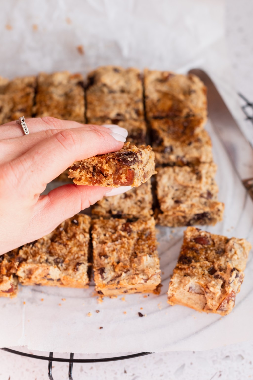 Carrés santé à l&rsquo;avoine, dattes et chocolat&nbsp;noir